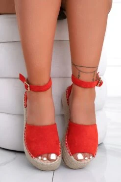 LICIA - Espadrillas Rosso Corallo Con Zeppa E Cinturino -Negozio al dettaglio Alexoo 2 c7307567 f3dd 4a70 8afc da3b2878d87c