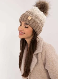 Cappello Fango Con Imbottitura Interna E Pompon -Negozio al dettaglio Alexoo 2 ca13aa1e 0b65 48be 8c5d 0513e15c6ace