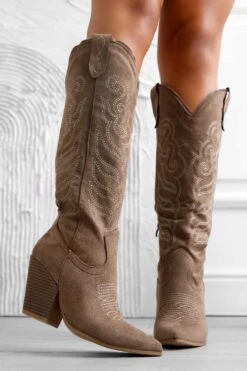 Stivali Camperos Marroni Con Ricamo -Negozio al dettaglio Alexoo 2 cd99af2b 1062 4f83 b8d1 a56d63528f1d