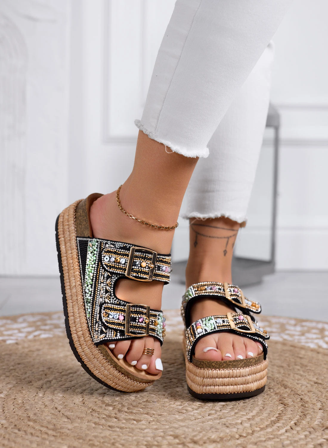 LOGAN - Sandali Neri Ciabatte Platform Con Perline Colorate E Strass 2 LOGAN - Sandali Neri Ciabatte Platform Con Perline Colorate E Strass - immagine 2