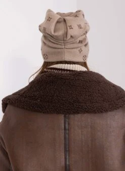 Cappello Fango Imbottito Con Applicazioni Strass -Negozio al dettaglio Alexoo 2 f0a3ebd5 bde8 4457 bddb 56c1da448941