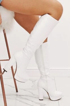 Stivali Bianchi In Finta Pelle Con Tacco Alto