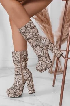 Stivaletti Pitonati Con Tacco Alto