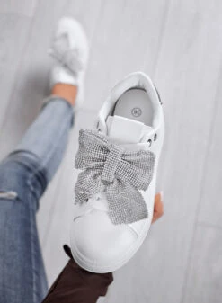 BELGA - Sneakers Bianchecon Fiocco In Strass Argento -Negozio al dettaglio Alexoo 3 0e548a95 f6be 44f4 a082 3c0d3db742d5