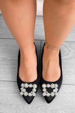 Ballerine Nere In Raso Con Gioiello -Negozio al dettaglio Alexoo 3 155c10c6 3446 4567 962c 170710b65c0b