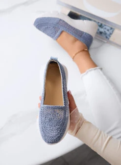NASTIA - Mocassini Azzurri Slip-on Traforate In Crochet Con Suola Chunky Bianca -Negozio al dettaglio Alexoo 3 24804cfe 2fdc 4470 b39a 276a76cd8d22
