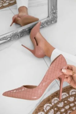 Decolletè Rosa Con Apertura Laterale In Finto Intrecciato -Negozio al dettaglio Alexoo 3 738b9adf 38c8 473a 8fe4 a2ac5682e04b