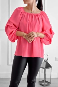 Blusa Fuxia Fluo Con Maniche Arricciate -Negozio al dettaglio Alexoo 3 7acf7dea ed08 40fb ad69 05ccbd2a65c9