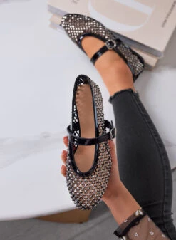 LAVINIA - Ballerine Nere Con Strass E Cinturino Regolabile -Negozio al dettaglio Alexoo 3 89f2adfe 77bb 446f 8520 0092093a31f2