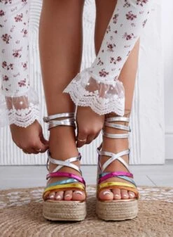 Sandali Espadrilles Con Zeppa E Stringhe Multicolor -Negozio al dettaglio Alexoo 3 97d58e30 b3cb 433c 95d0 f7ec8713e507