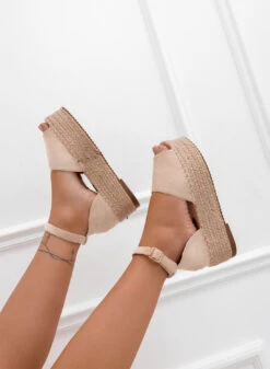LICIA - Espadrillas Beige Scamosciate Con Zeppa E Cinturino -Negozio al dettaglio Alexoo 3 a4c93297 073b 4f99 b998 ced1bc5f92cc