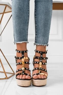 Espadrilles Nere Con Borchie A Sfera Argento -Negozio al dettaglio Alexoo 3 b9f7ccb8 d971 42b9 ad87 5b2875e068ca