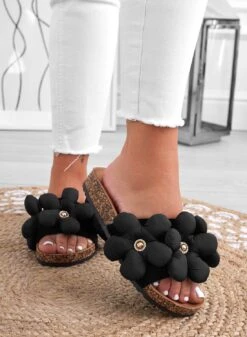 BARBARA - Sandali A Ciabatta Neri Con Fiori Morbidi -Negozio al dettaglio Alexoo 3 f88127af fac6 435b 9476 d7c8492ecd14