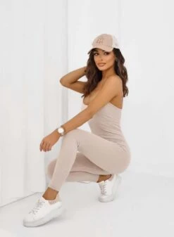 Tuta Beige Aderente Sportiva -Negozio al dettaglio Alexoo 3 fb6bb8d7 ad00 441a ac69 dc4b99981c0e