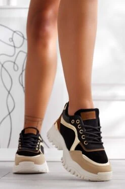 Sneakers Nere Con Suola Alta E Pannelli A Contrasto -Negozio al dettaglio Alexoo 4 12613cbb f70e 428f b7bd cf11546a9998