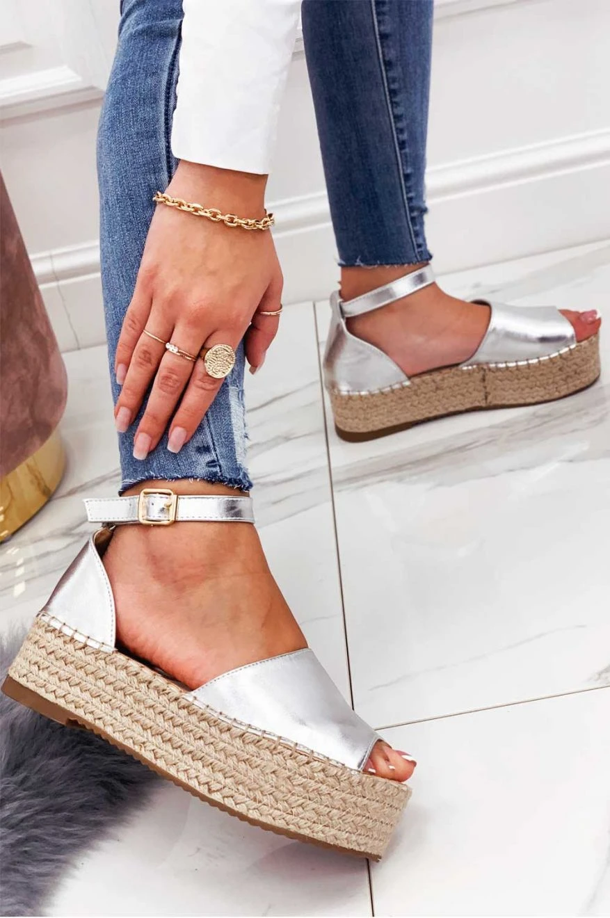 LICIA - Espadrillas Argento Metallizzate Con Zeppa E Cinturino 2 LICIA - Espadrillas Argento Metallizzate Con Zeppa E Cinturino - immagine 2