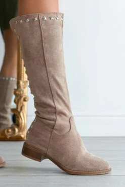 BEATRIX - Stivali Alexoo Fango Con Zeppa Interna E Borchie Sul Retro -Negozio al dettaglio Alexoo 4 4313f47f 237d 41e9 adf9 4025ff8ec350