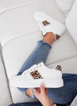 Sneakers Bianche Con Inserti Maculati -Negozio al dettaglio Alexoo 4 49ab34c1 a474 49b2 b620 fd185a93cd3e