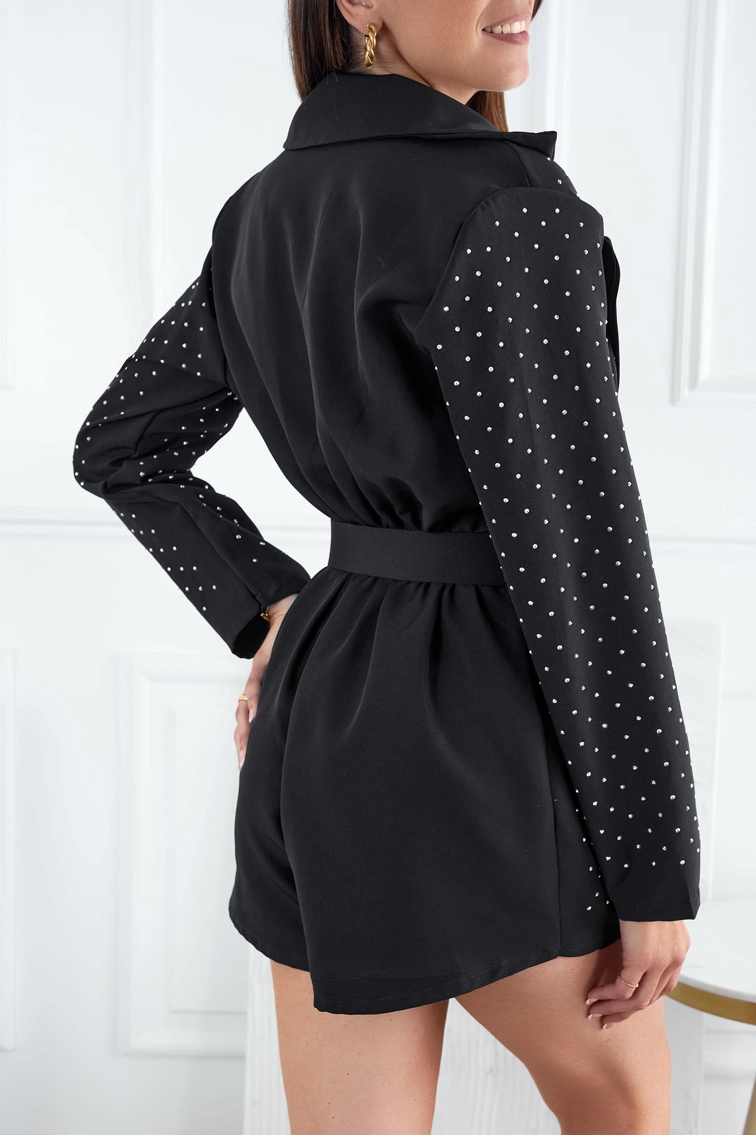 Tuta Corta Nera Con Profondo Scollo E Strass 3 Tuta Corta Nera Con Profondo Scollo E Strass - immagine 3