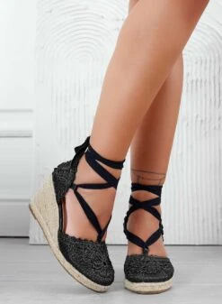 JAYLA - Espadrillas Nere Ricamate Con Lacci -Negozio al dettaglio Alexoo 4 763ca0ce 6468 4c77 890c 2ae66cbeb5bf