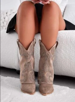 ARAGON - Stivaletti Camperos Fango Scamosciati Con Strass -Negozio al dettaglio Alexoo 4 8050b304 a035 49be b128 34d6910d003d