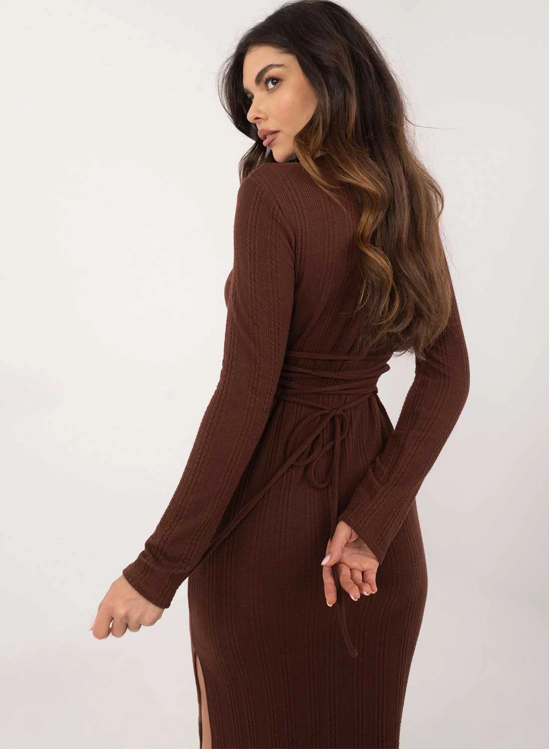 Abito Longuette Marrone A Costine Con Spacco Laterale 4 Abito Longuette Marrone A Costine Con Spacco Laterale - immagine 4