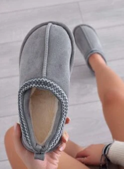 SEAL - Pantofole Grigie Semichiuse Imbottite -Negozio al dettaglio Alexoo 4 b7b498c3 1ad2 4c27 b917 ad31fac52fa8