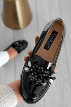 Mocassini Neri In Vernice Con Applicazione Gioiello -Negozio al dettaglio Alexoo 4 b85b8ad3 eba0 461f bba3 e503ed601009