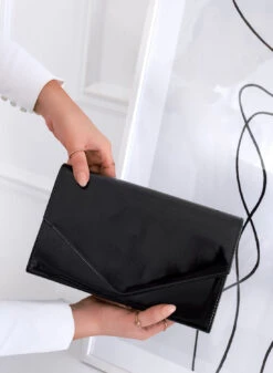 Borsa Pochette B212 Nera In Vernice -Negozio al dettaglio Alexoo 4 d0c2e9d6 e7c0 425b 8f2b d0379560a270