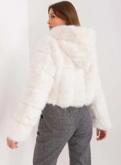 Giacca Corta In Ecopelliccia Con Cappuccio A Pelo Lungo Bianca -Negozio al dettaglio Alexoo 5 69a3dcd9 f26e 4d16 b252 bcd0ada032dd