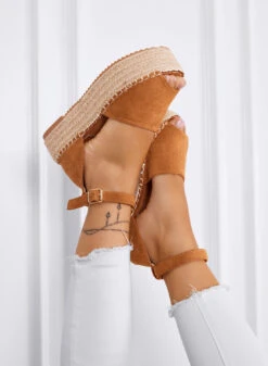 LICIA - Espadrillas Camel Platform Con Cinturino Alla Caviglia -Negozio al dettaglio Alexoo 5 761f0ee4 f12c 442a 916a 434fd8c8f9c2