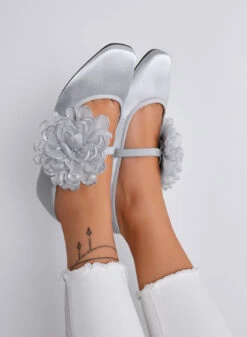 ATHENA - Ballerine Argento Eleganti In Raso Con Fiore Decorativo -Negozio al dettaglio Alexoo 5 85178455 5fe3 4e5a b1f9 e5fa778b814f