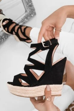 Sandali Neri Fasciati Con Zeppa -Negozio al dettaglio Alexoo 5 f9873766 6daf 444c 9698 3b5f1e110fae