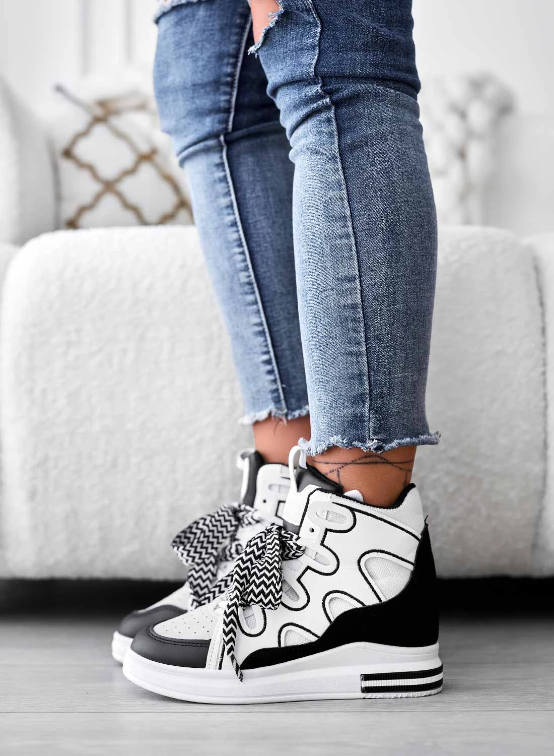 FAUNA - Sneakers Nere Con Zeppa Interna E Lacci In Tessuto 2 FAUNA - Sneakers Nere Con Zeppa Interna E Lacci In Tessuto - immagine 2