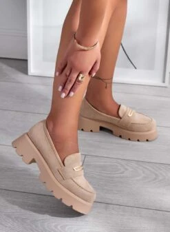 SIBARI - Mocassini Fango Scamosciati Con Placca In Oro -Negozio al dettaglio Alexoo 6 b0e2cc21 53bd 4a44 80f7 e116beaeb987