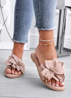 MELODY - Sandali A Ciabatta Fango Con Fiore Applicato -Negozio al dettaglio Alexoo 6 dc306989 e9a0 45da 9f09 c03a662e9999