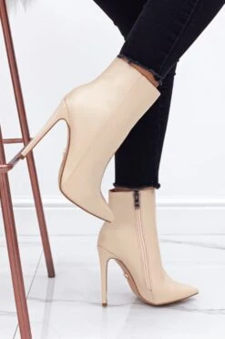 Tronchetti Beige In Finta Pelle Con Tacco Alto