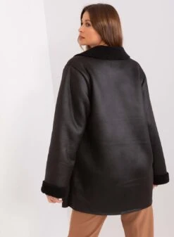 Giacca Nera In Montone Oversize Con Tasche A Contrasto -Negozio al dettaglio Alexoo 7 1bdb881b d807 4885 b6b1 421a1ecdc23a