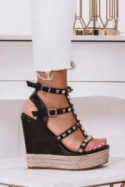 BETTA - SandaliNeri Con Zeppa Stringati E Borchie Oro -Negozio al dettaglio Alexoo 7 562