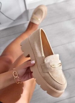 SIBARI - Mocassini Fango Scamosciati Con Placca In Oro -Negozio al dettaglio Alexoo 7 567aab55 b529 47f5 9364 70aeb7397a7e