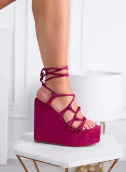 SIMONA - Sandali Fuxia Con Zeppe E Lacci Intrecciati Alla Caviglia -Negozio al dettaglio Alexoo 7 6b273d89 2798 45ac bacf 467fcb5b4584