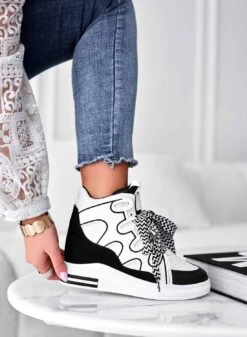 FAUNA - Sneakers Nere Con Zeppa Interna E Lacci In Tessuto