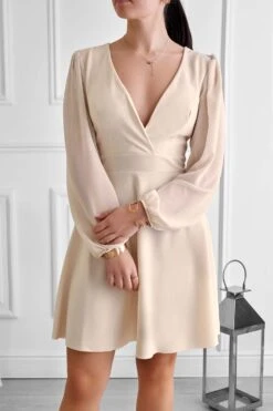 Abito Beige Con Scollo Sul Retro -Negozio al dettaglio Alexoo 7 e301e0a6 4680 4130 a1cb ee6682aeac9e