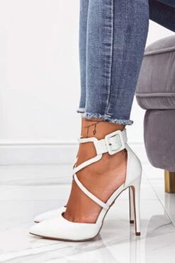 Decolletè Bianche In Vernice Contacco A Spillo E Fibbia -Negozio al dettaglio Alexoo 8 10 37