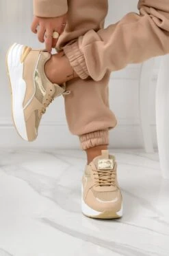 Sneakers Beige Con Inserti Laminati Oro E Lacci -Negozio al dettaglio Alexoo 8 1 70