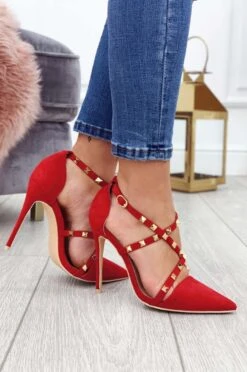 Decolletè Rosse Scamosciate Con Borchie Oro E Tacco Alto -Negozio al dettaglio Alexoo 8 9 196 1b098363 66a1 494b a81b 6fa67072e0db