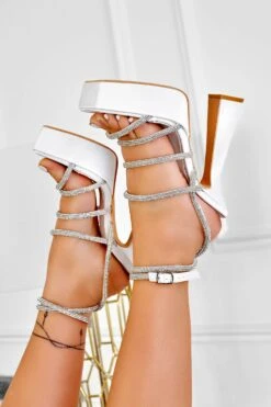 Sandali Bianchi Gioiello Stringati -Negozio al dettaglio Alexoo 8 bb53fcd5 73e8 48ee b137 c0ea7b56f8af