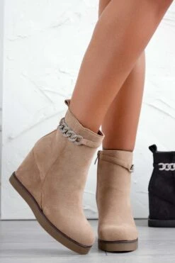 Stivaletti Fango Con Zeppa E Catena Gioiello -Negozio al dettaglio Alexoo 8 f492abd7 0e28 4c5e 8319 d46d2a8e2aca