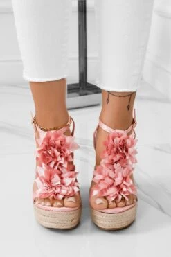 Sandali Espadrilles Rosa In Raso Con Fiore Applicato -Negozio al dettaglio Alexoo 9 464f5f7c 63a1 404d bccc c22e6451ae39