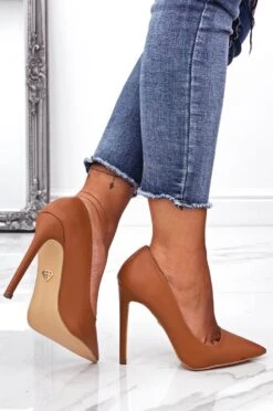 Decolletè Camel In Finta Pelle Con Tacco Alto -Negozio al dettaglio Alexoo 9 6 51